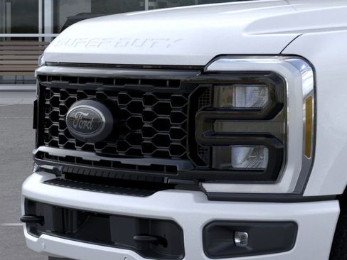 New 2026 Ford F250 Lariat w/ Black Appearance Package image 17