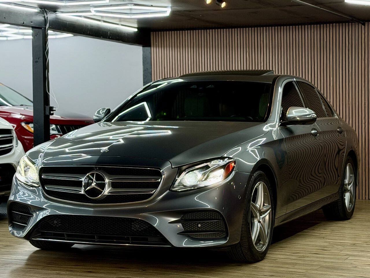 Used 2017 Mercedes-Benz E 300 4MATIC image 4