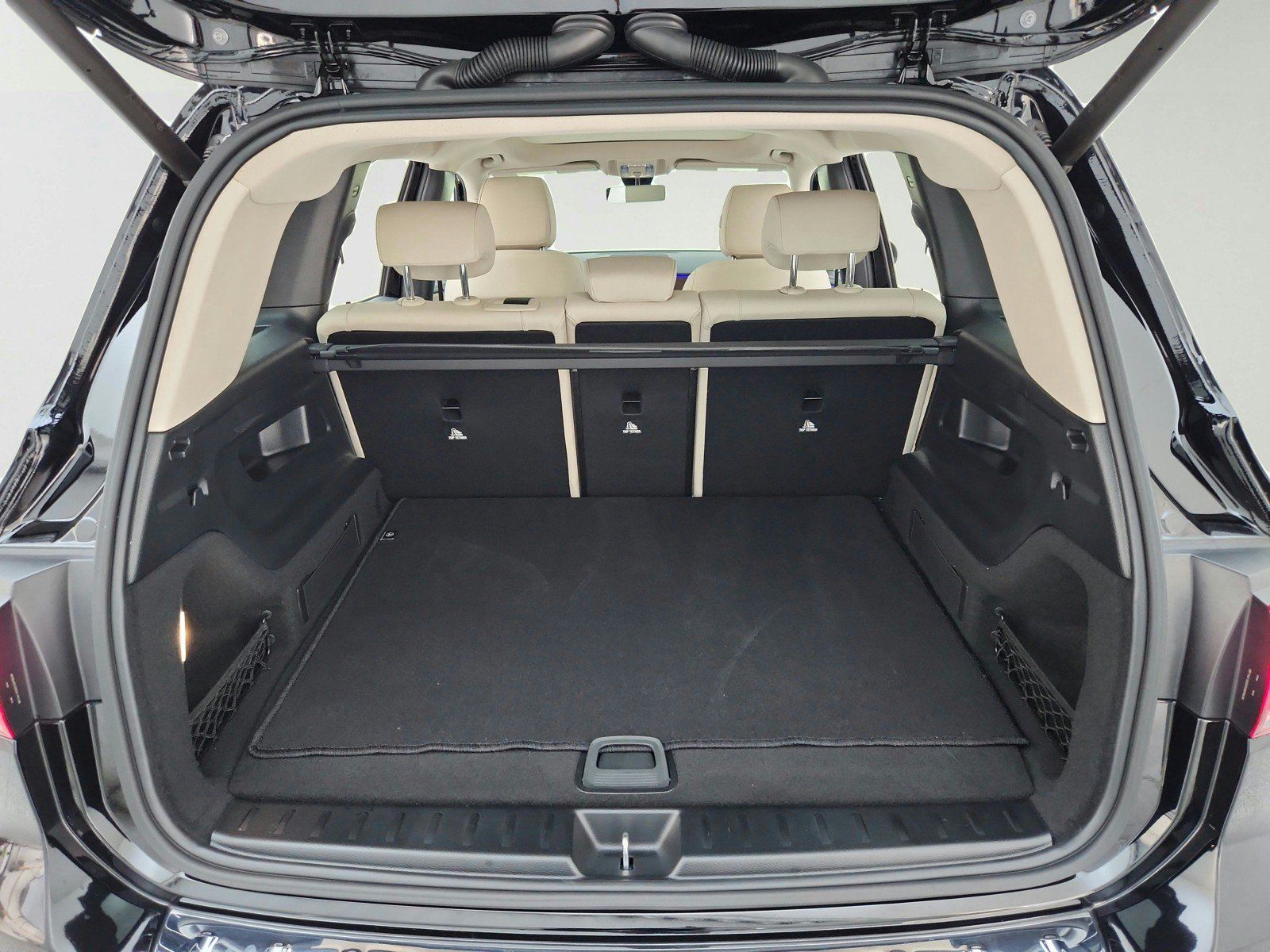 Used 2023 Mercedes-Benz GLB 250 image 32