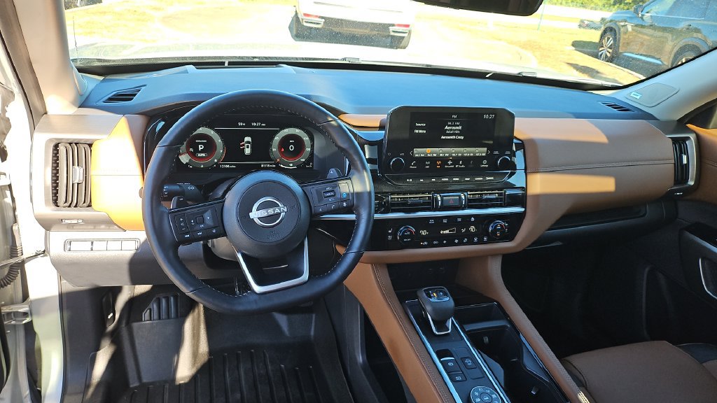 Certified 2025 Nissan Pathfinder Platinum AWD/4WD image 8