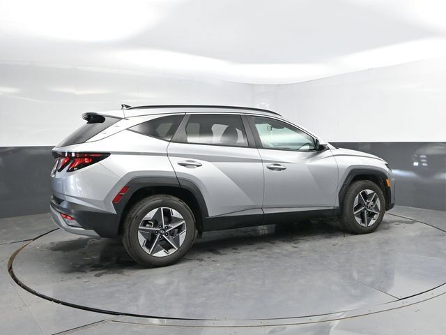 Used 2025 Hyundai Tucson SEL AWD/4WD image 2