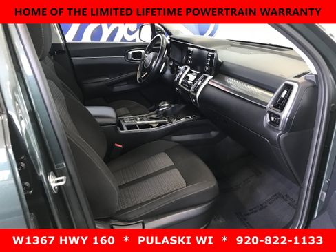 Used 2023 Kia Sorento AWD image 5