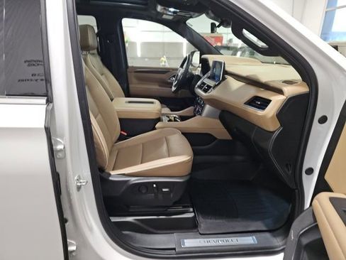 Used 2024 Chevrolet Tahoe Premier w/ Premium Package image 25