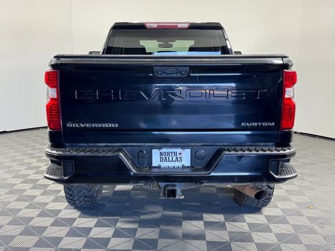 Used 2022 Chevrolet Silverado 2500 Custom w/ Custom Value Package image 6