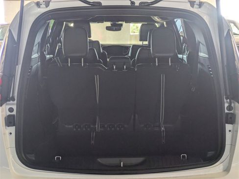 New 2026 Chrysler Pacifica Select image 14