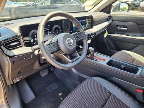New 2025 Nissan Kicks SR image 10