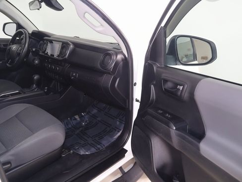 Used 2022 Toyota Tacoma SR image 22