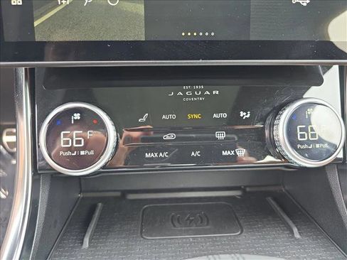 Certified 2024 Jaguar XF R-Dynamic SE image 22