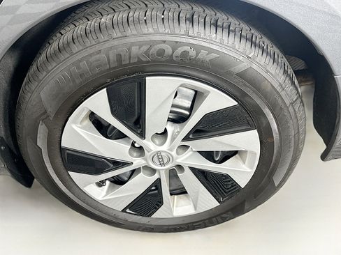 Used 2025 Nissan Altima 2.5 S image 11