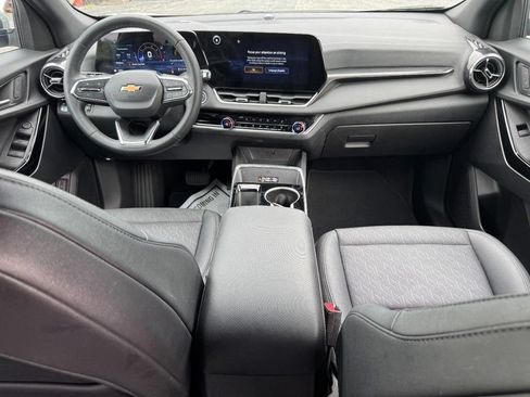 Used 2025 Chevrolet Equinox LT w/ Convenience Package II FWD image 15