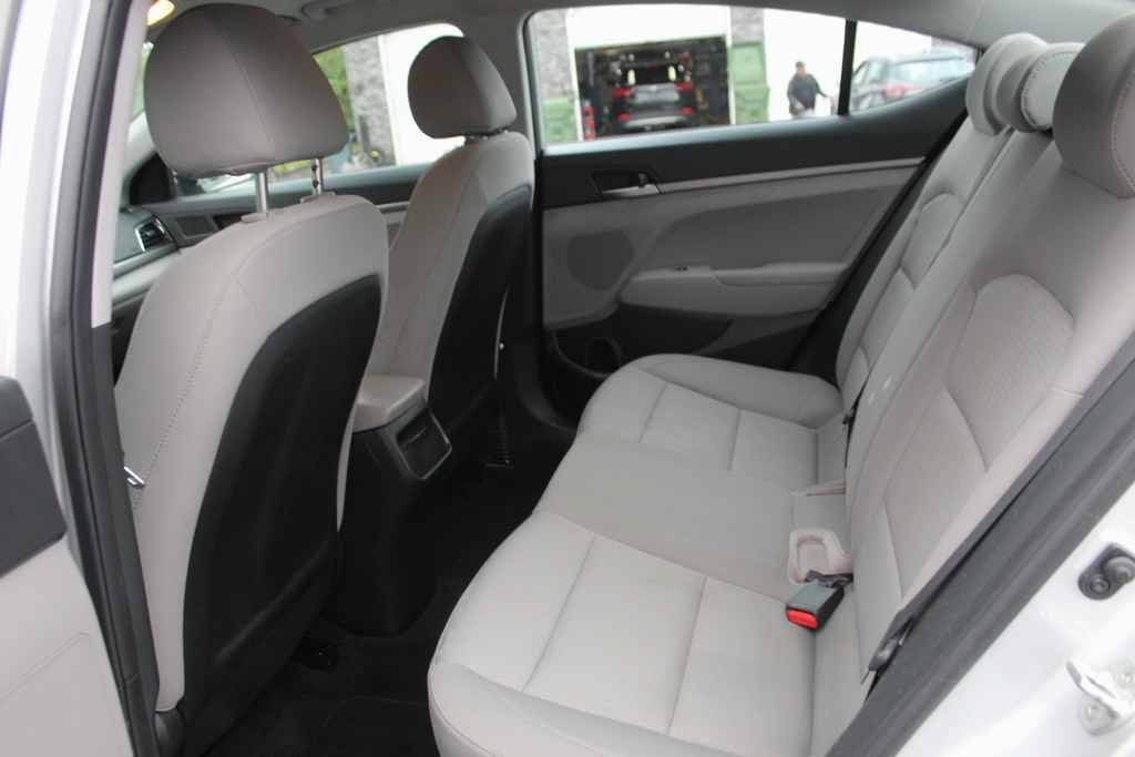 Used 2017 Hyundai Elantra SE FWD image 22