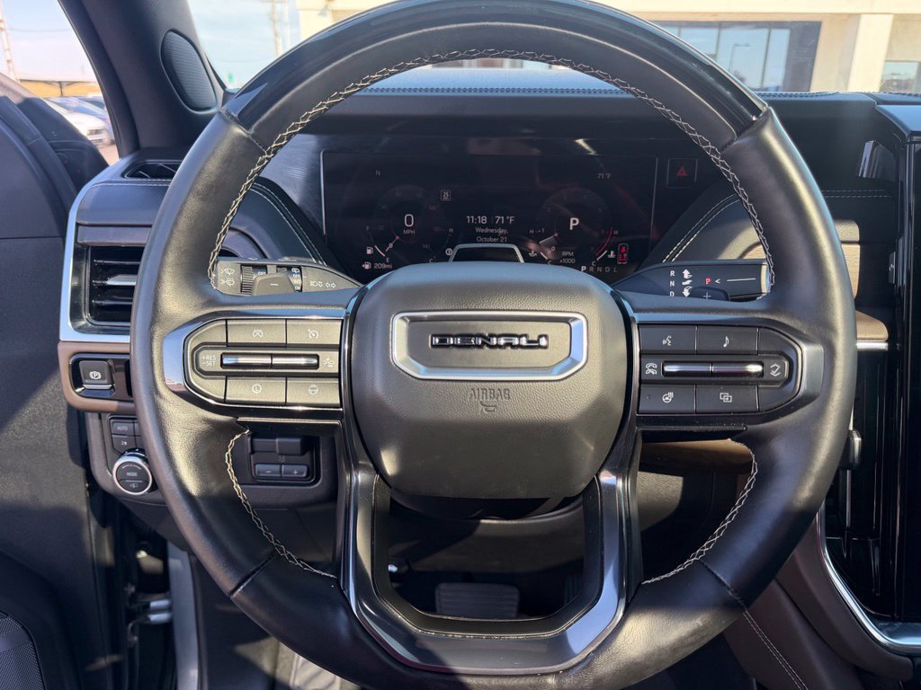 Used 2025 GMC Yukon XL Denali Ultimate AWD/4WD image 32
