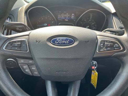 Used 2017 Ford Focus SE FWD image 21