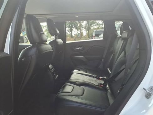 Used 2022 Jeep Cherokee Limited image 25