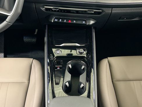 New 2026 Audi Q3 quattro 2.0T AWD/4WD image 13