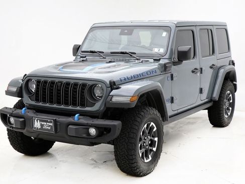 Used 2024 Jeep Wrangler Unlimited Rubicon 4xe image 2