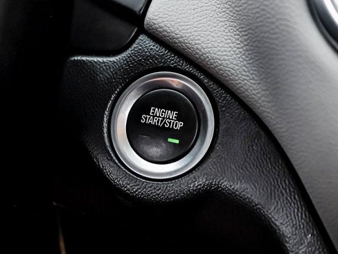 Used 2022 Chevrolet Equinox LS image 24