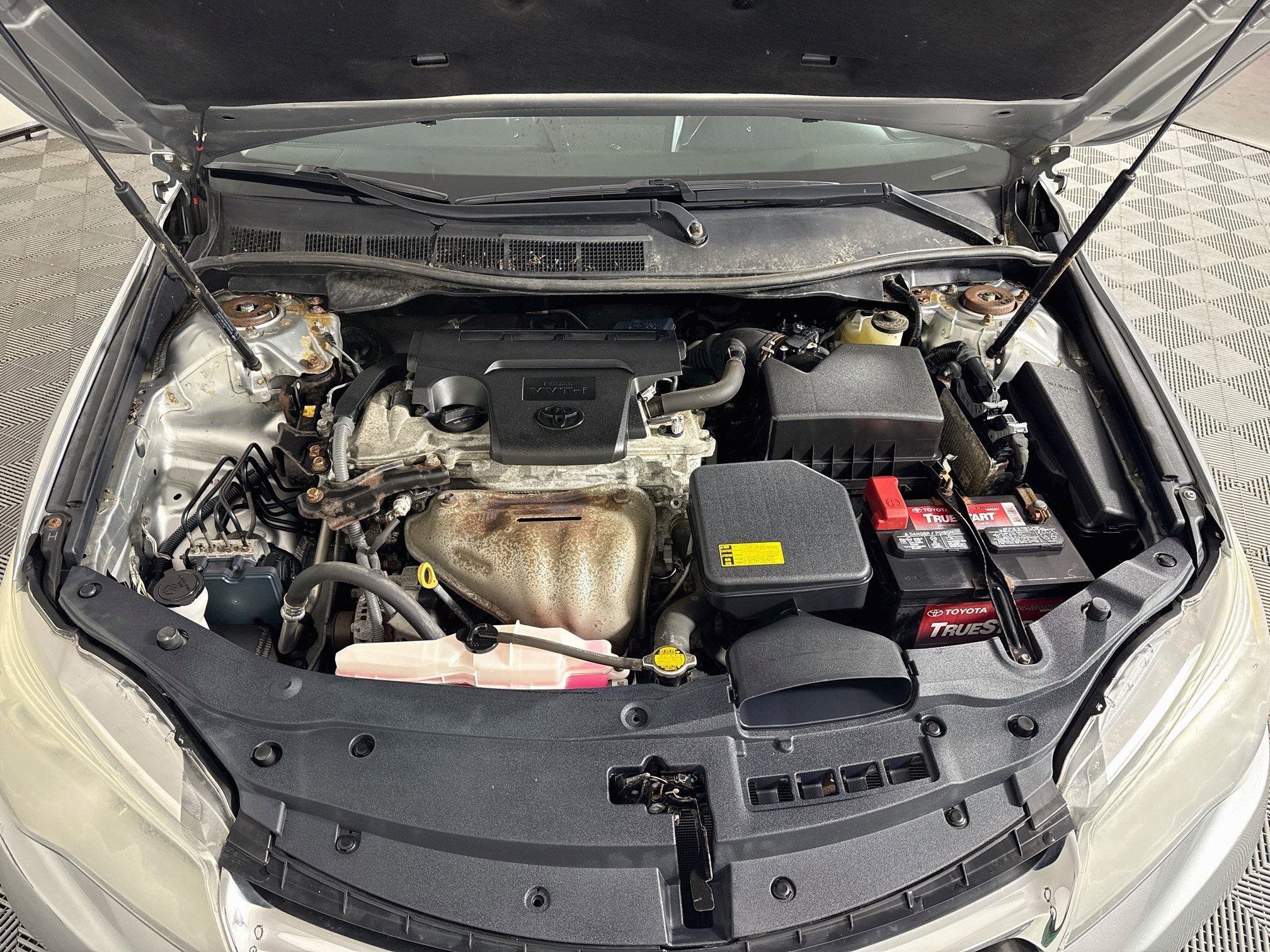 Used 2015 Toyota Camry LE FWD image 28