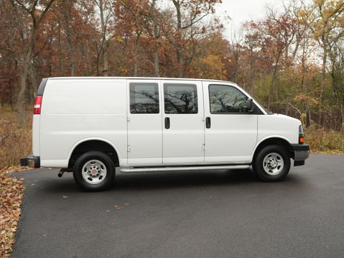 Used 2023 Chevrolet Express 2500 w/ Driver Convenience Package image 11