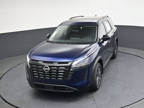 Certified 2026 Nissan Pathfinder SV w/ SV Premium Package FWD image 38