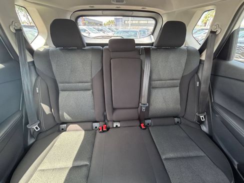 Used 2025 Nissan Rogue SV FWD image 40