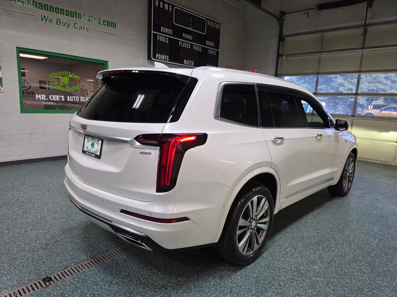 Used 2021 Cadillac XT6 Premium Luxury AWD/4WD image 3