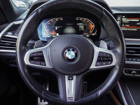 Used 2022 BMW X7 xDrive40i w/ M Sport Package AWD/4WD image 17