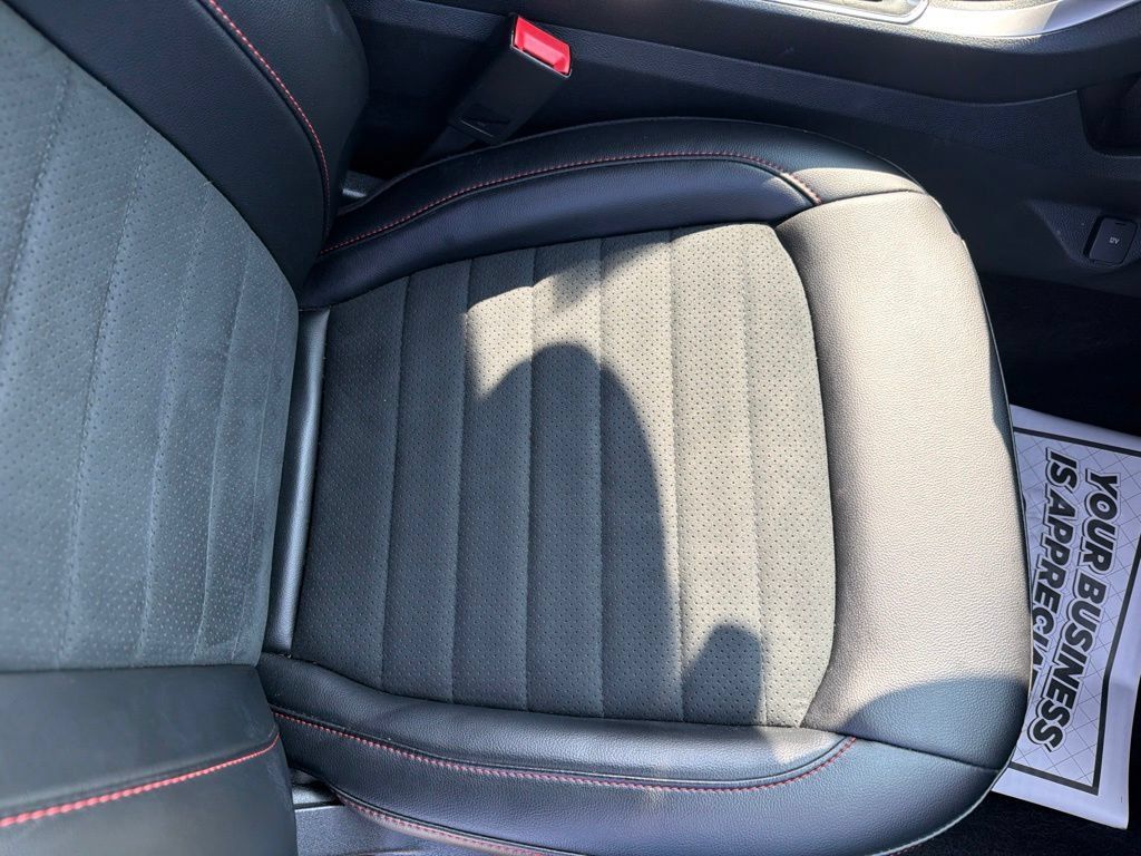 Used 2023 Ford Edge ST-Line AWD/4WD image 35
