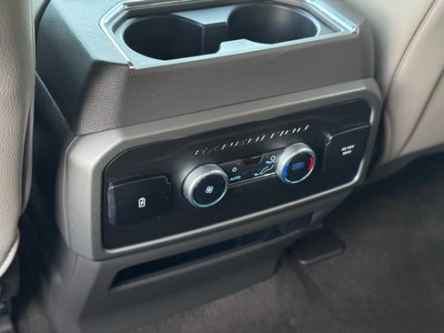 Used 2021 Ford Expedition XLT image 29