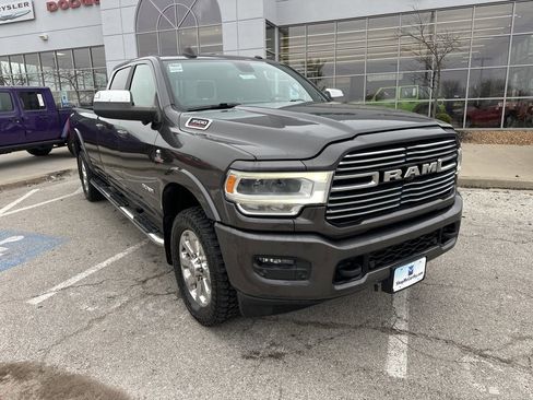 Used 2019 RAM 3500 Laramie image 3