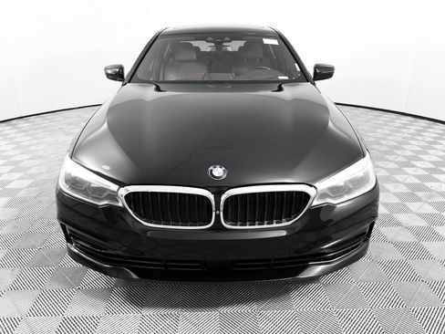 Used 2017 BMW 530i image 2