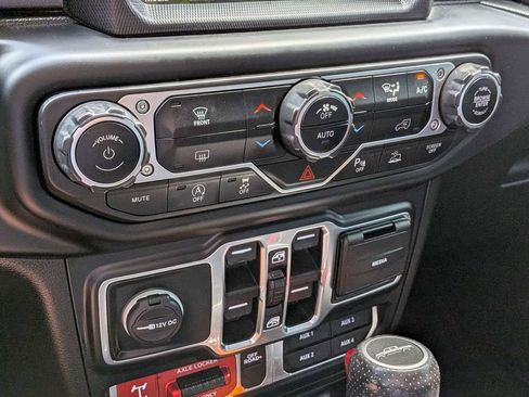 Used 2020 Jeep Gladiator Mojave AWD/4WD image 23