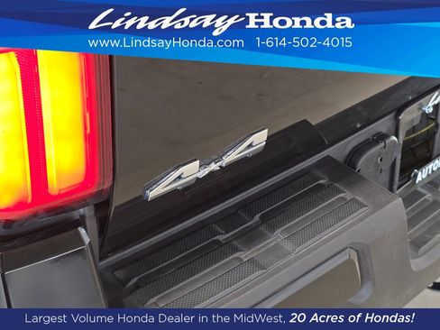 Used 2025 Toyota Tacoma SR5 image 8