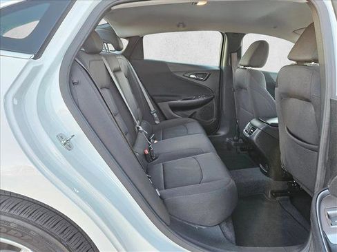 Used 2025 Chevrolet Malibu LT FWD image 19