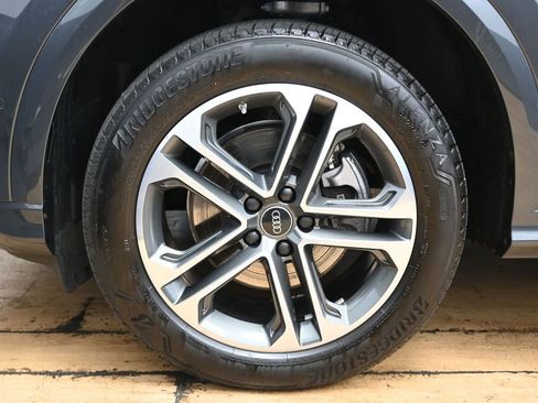 Used 2025 Audi Q5 Premium w/ Convenience Package AWD/4WD image 10
