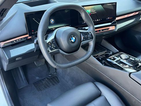 Certified 2025 BMW 540i xDrive AWD/4WD image 4