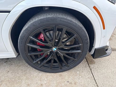 Used 2022 BMW X6 xDrive40i w/ M Sport Package image 17