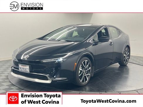 Used 2025 Toyota Prius Plug-In Hybrid FWD image 1