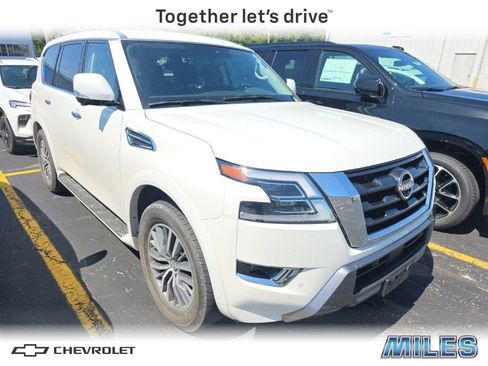 Used 2023 Nissan Armada SL w/ Captain's Chairs Package AWD/4WD image 1