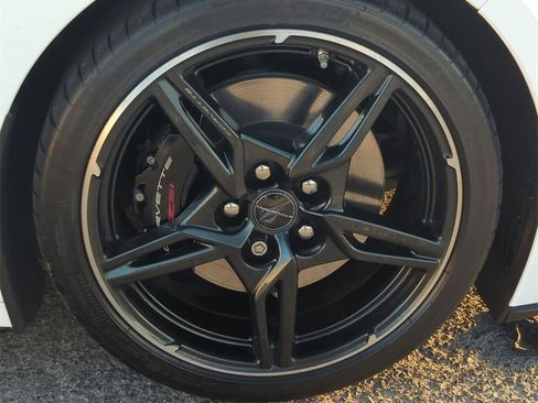 Certified 2023 Chevrolet Corvette Stingray Coupe w/ Z51 Performance Package image 30