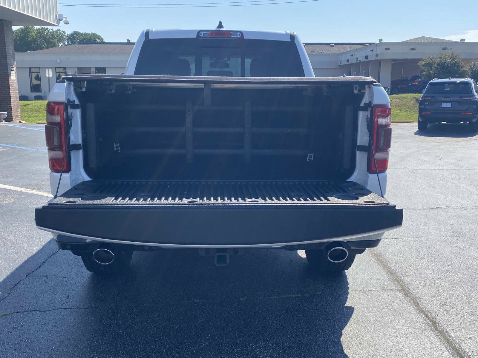 Used 2020 RAM 1500 Laramie AWD/4WD image 7