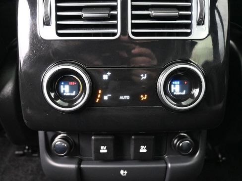 Used 2020 Land Rover Range Rover HSE image 24