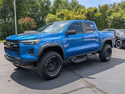 Used 2024 Chevrolet Colorado ZR2 w/ Technology Package AWD/4WD image 5
