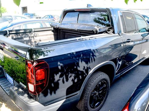 Used 2023 Honda Ridgeline Black Edition image 16