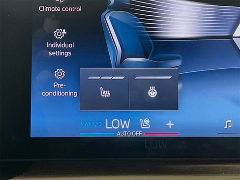 Used 2025 BMW 330i Sedan image 23