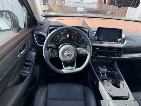 Used 2023 Nissan Rogue SV w/ SV Premium B Package FWD image 10