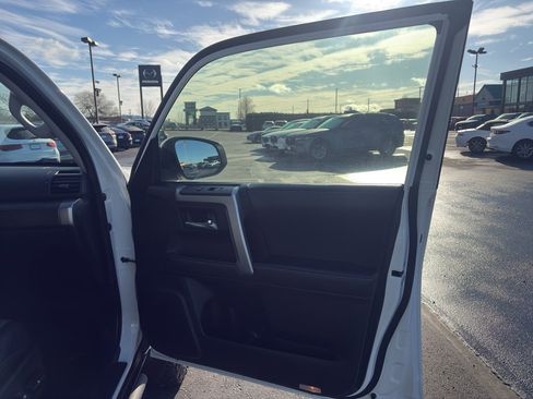 Used 2021 Toyota 4Runner SR5 Premium w/ Moonroof Package image 18