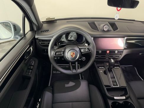 New 2026 Porsche Macan image 21
