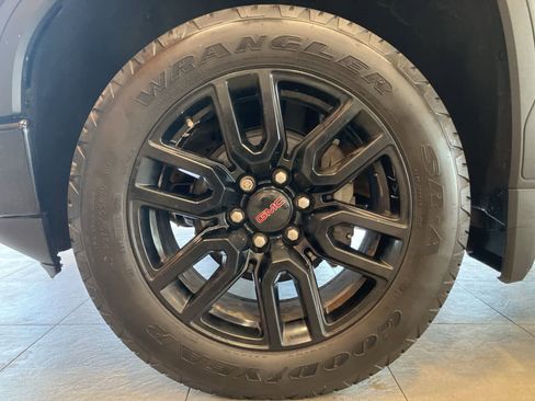 Used 2021 GMC Sierra 1500 Elevation w/ Preferred Package image 9