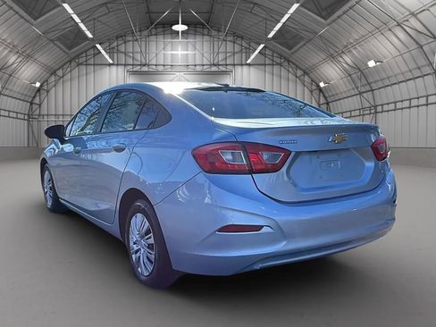 Used 2018 Chevrolet Cruze LS FWD image 3
